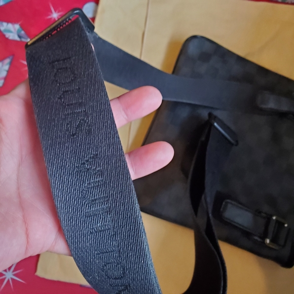 Damier Graphite Thomas Men's Bag - Picture 12 of 16